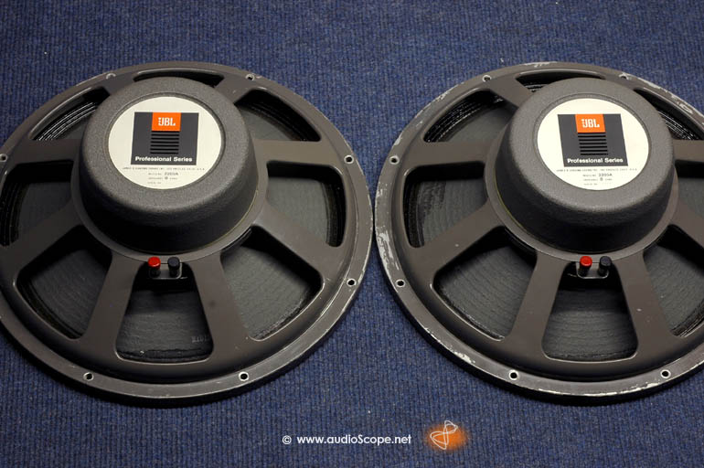 2205A, 38 cm/15 inch Alnico-Woofer for sale.