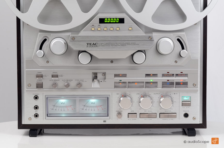 TEAC X-2000R silver, Woodcase for sale.